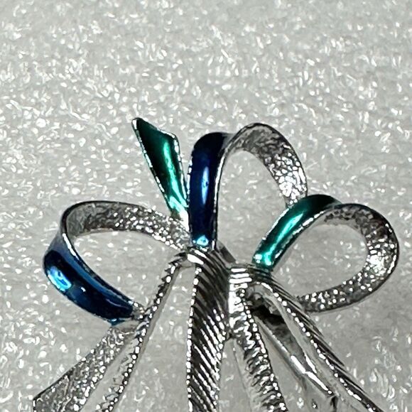 Vintage GERRY'S Christmas BELL Brooch Pin Silver Tone Enamel 2-1/4" Beautiful - Picture 3 of 12